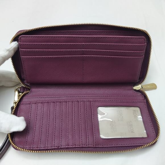 Michael Kors Purple Leather Zip Around Credit Card Wallet - Picture 9 of 16